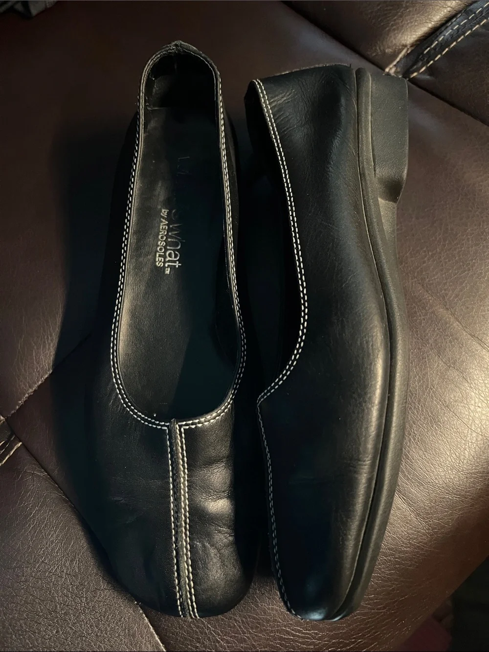 AEROSOLES sleek black